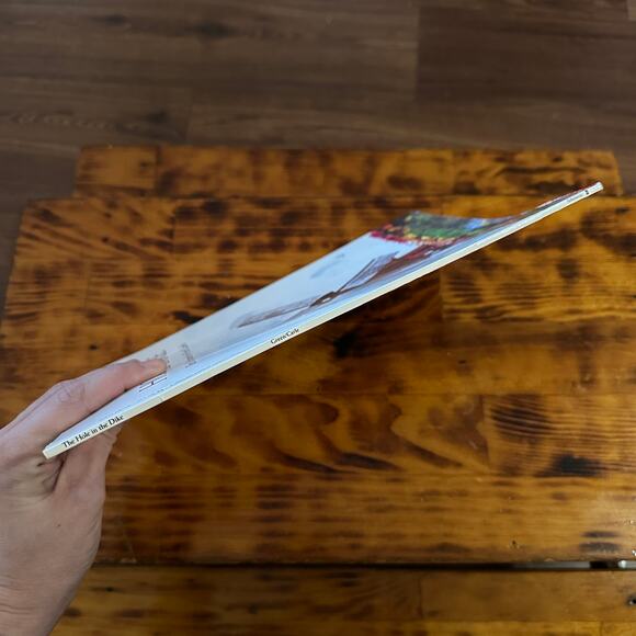 Vintage 1993 Eric Carle The Hole In The Dike Paperback Book - Picture 9 of 9